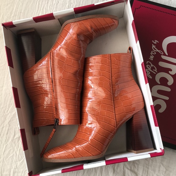 Women's Pascha Block-Heel Dress Booties - Picture 11 of 11